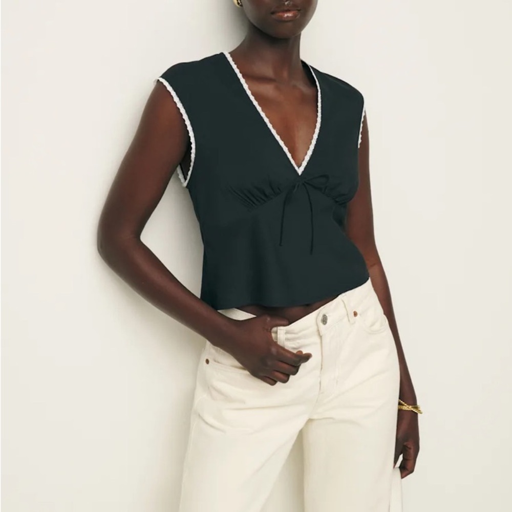 NWT Reformation Cherry Top in Black